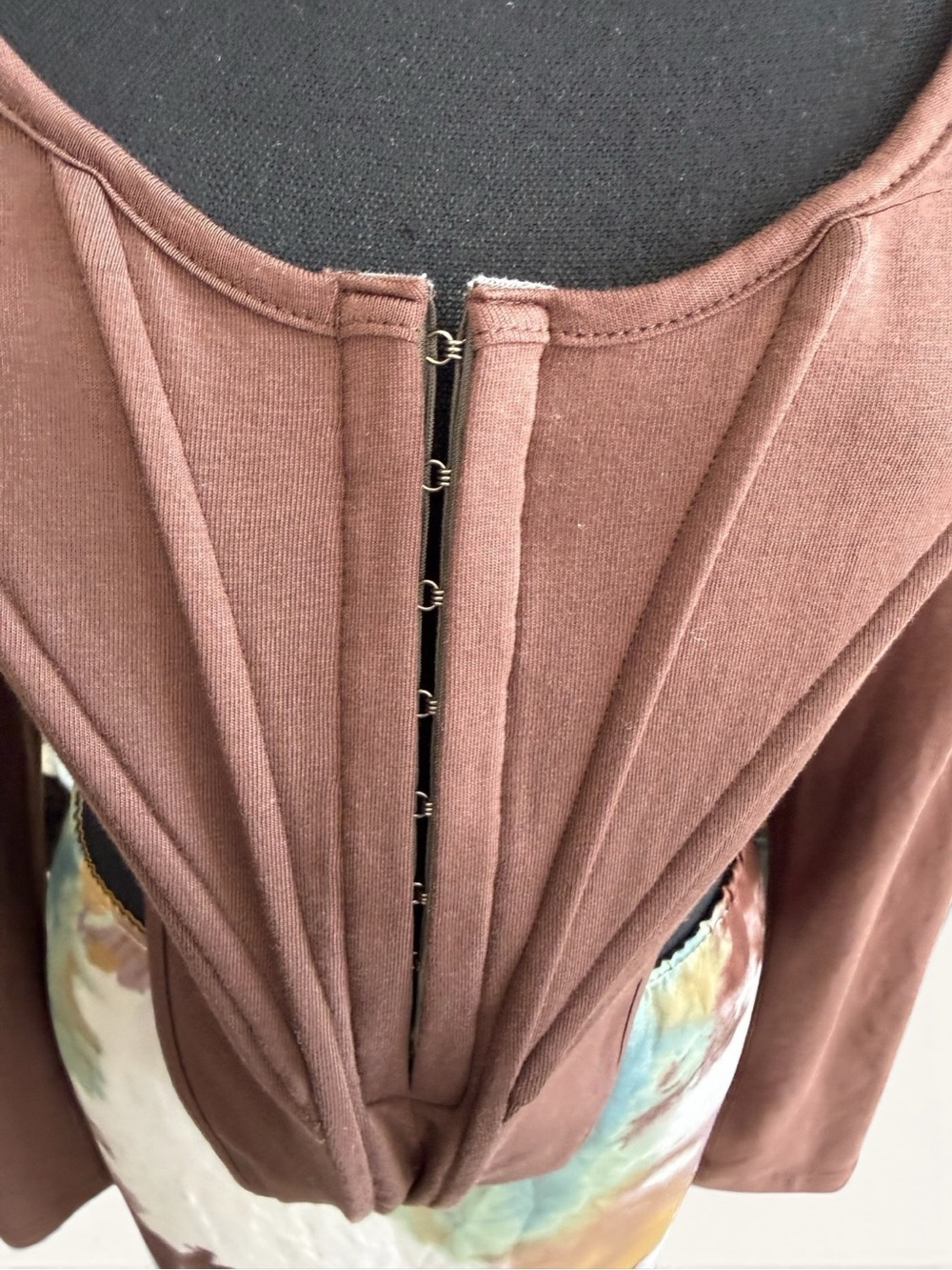 PrettyLittleThing Mauve-Brown Long Sleeve Corset Hook-Front Bodysuit - Picture 3 of 5